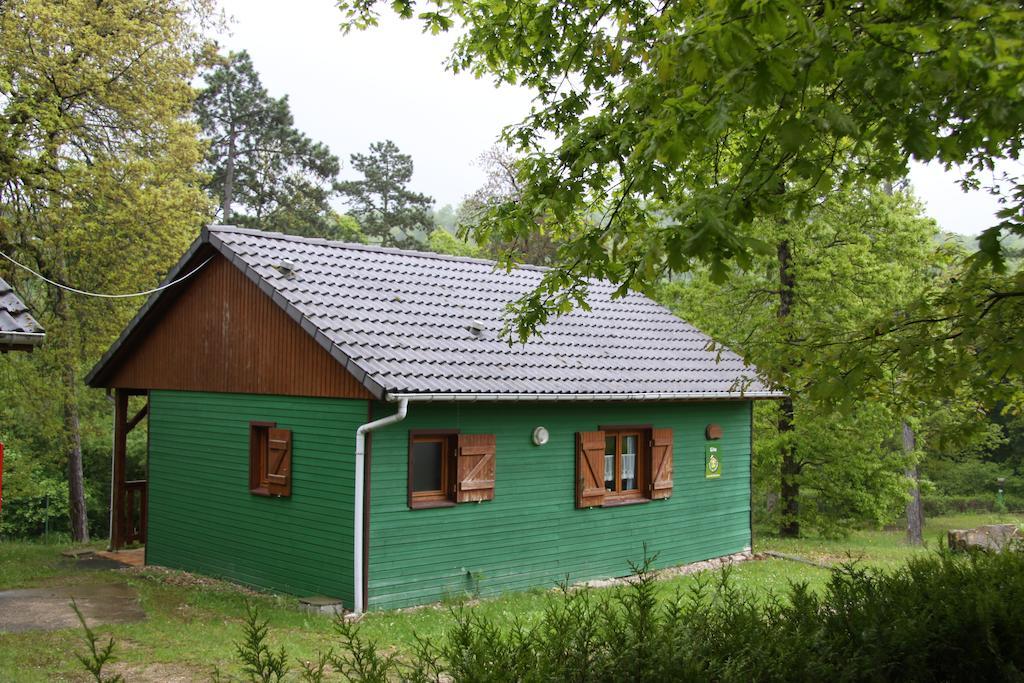 Camping De La Pelouse Jaulny Habitación foto